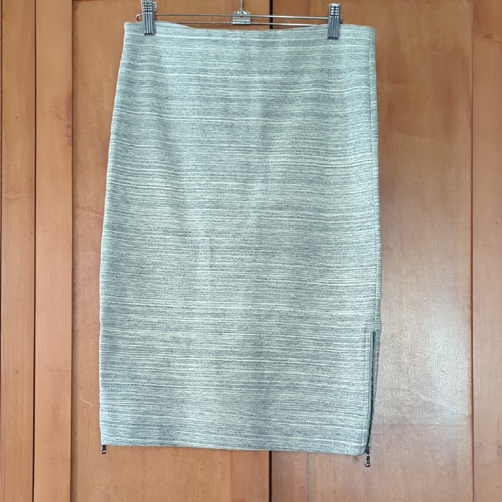 Ann Taylor LOFT Pull On Gray Pencil Skirt Small